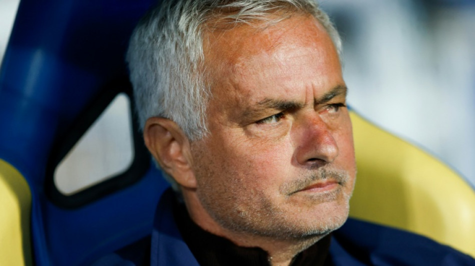 Benfica se despede de Mourinho e anuncia acordo com Marco Silva