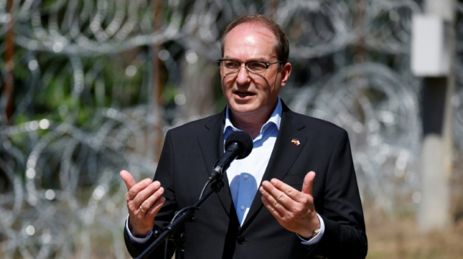 Dobrindt geht von erhöhter Bedrohung durch Drohnen in Deutschland aus