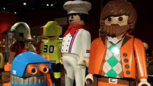 Des Playmobil g&eacute;ants s'exposent &agrave; Drouot, avant une vente aux ench&egrave;res in&eacute;dite