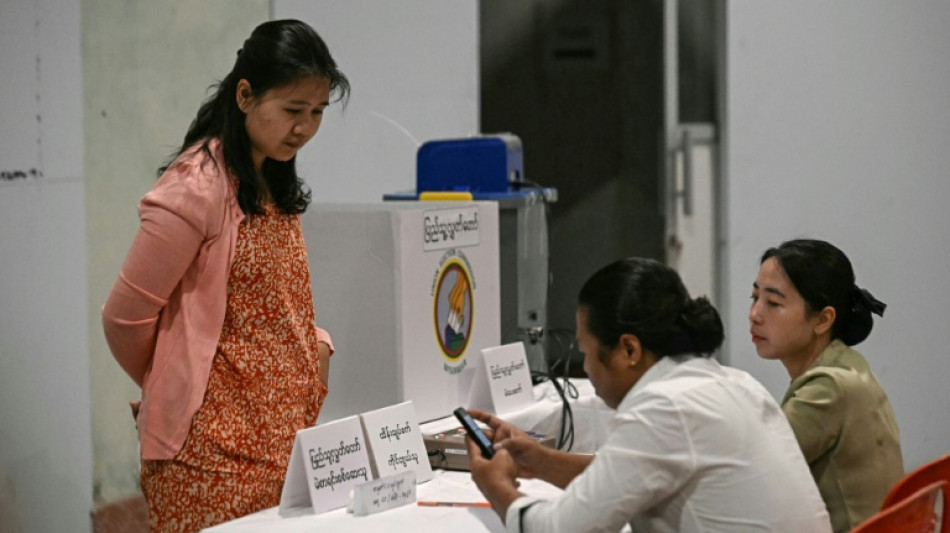 Come&ccedil;am as elei&ccedil;&otilde;es organizadas pela junta militar em Mianmar