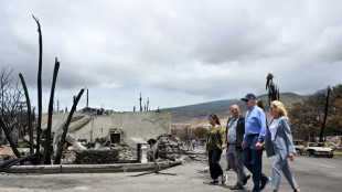 "Nous sommes avec vous": &agrave; Hawa&iuml;, Biden tente de r&eacute;conforter une communaut&eacute; meurtrie