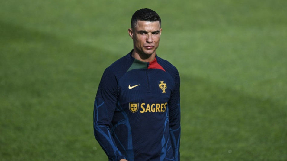 Cristiano Ronaldo diz que 'nunca abdicar&aacute;' de jogar por Portugal