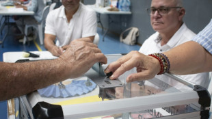 Municipales: ouverture des bureaux de vote en m&eacute;tropole, suspense maximum dans les grandes villes