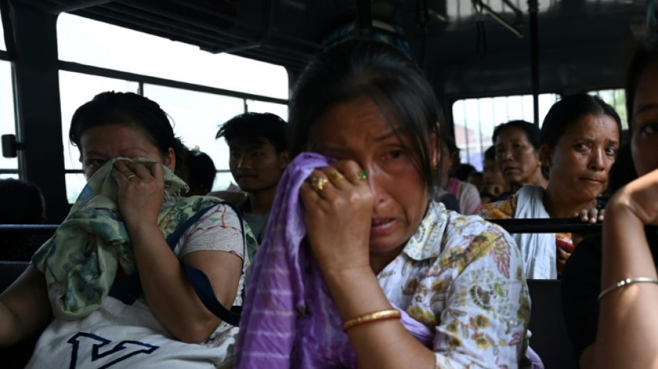 Familias de muertos por violencia inter&eacute;tnica en India se niegan a enterrarlos