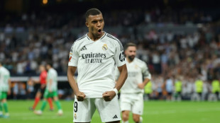 Com 2 de Mbapp&eacute;, Real Madrid vence Betis no Campeonato Espanhol
