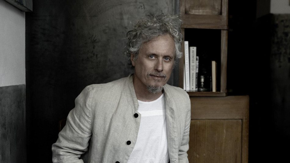 Niccolò Fabi, fuori il singolo Acqua che scorre