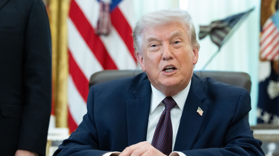 Trump, 'sto considerando seriamente il ritiro dalla Nato'