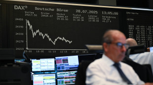 Borsa: l'Europa è in calo dopo Powell, sale il petrolio