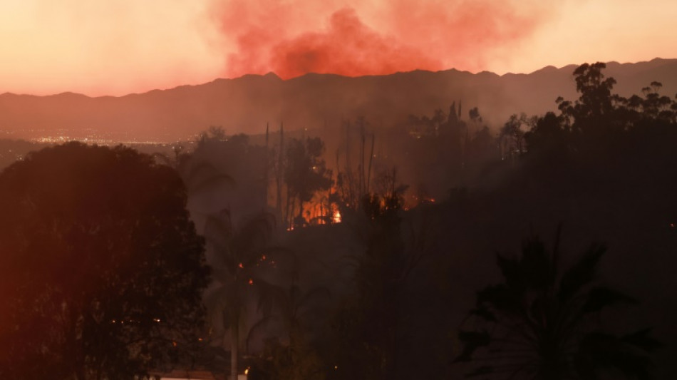 Un megaincendio en California obliga a la evacuaci&oacute;n de miles de personas