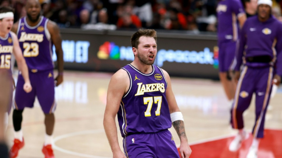 NBA: les Lakers et les Hawks encha&icirc;nent
