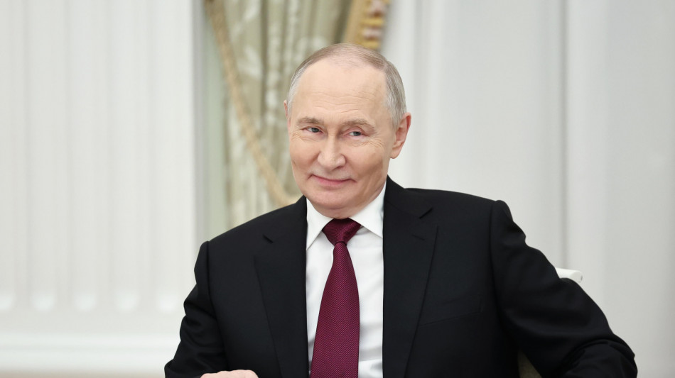 Putin a Trump, 'disposto a dichiarare la tregua per il Giorno della Vittoria'