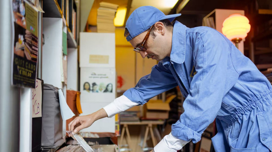 Alla Milano Music Week cantanti commessi nei negozi di dischi