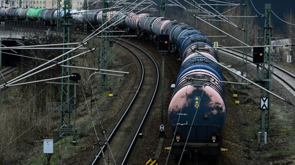 Entgleister G&uuml;terzug besch&auml;digt Bahnstrecke in Bayern &uuml;ber mehrere Kilometer 