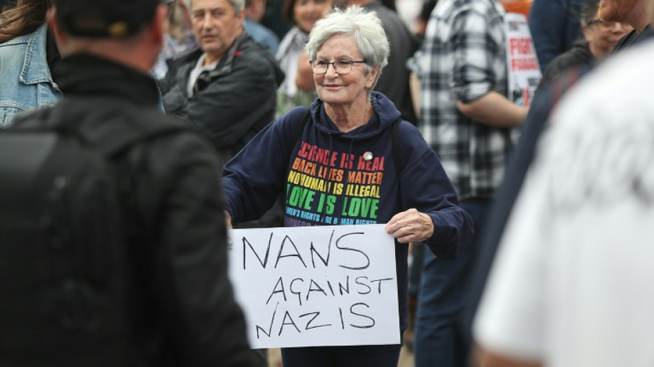 Tres polic&iacute;as heridos en protestas en Reino Unido por la muerte de tres ni&ntilde;as en un ataque con cuchillo