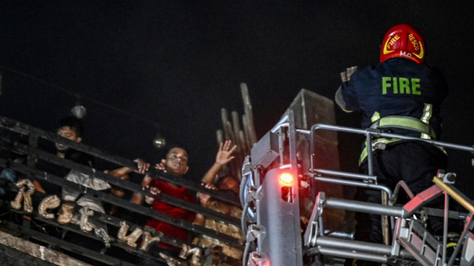 Al menos 44 muertos en un incendio en la capital de Banglad&eacute;s, seg&uacute;n el gobierno