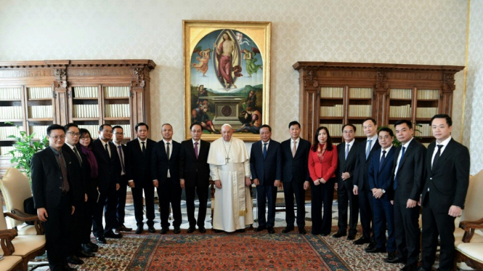 El papa recibe a una delegaci&oacute;n del Partido Comunista de Vietnam
