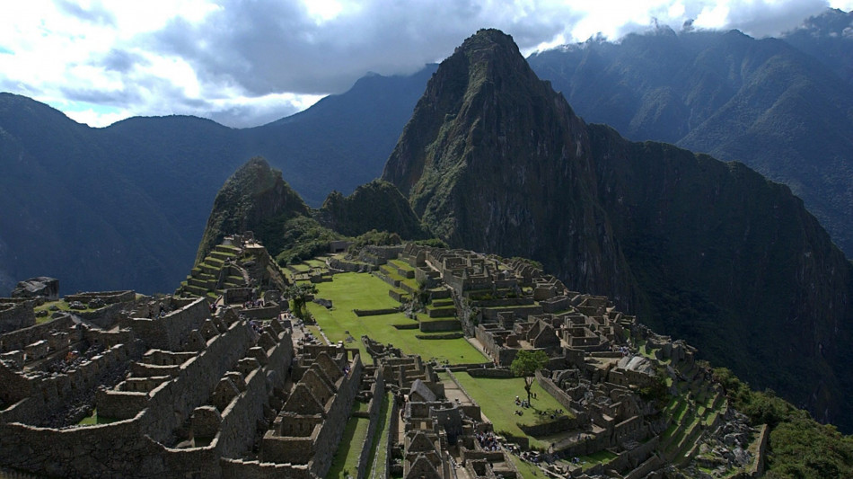 Scontro tra treni diretti a Machu Picchu, un morto e 30 turisti feriti