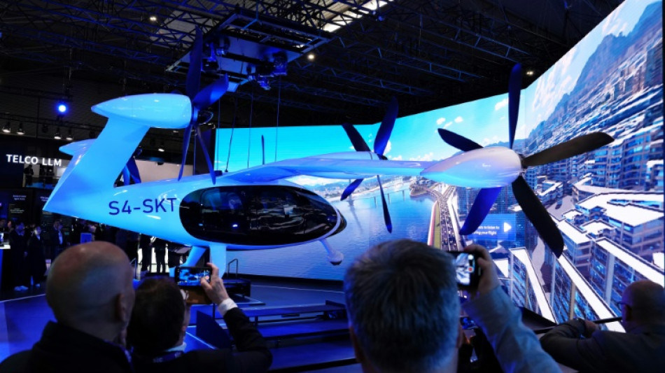 El congreso mundial de la telefon&iacute;a m&oacute;vil comienza en Barcelona con protagonismo de la IA