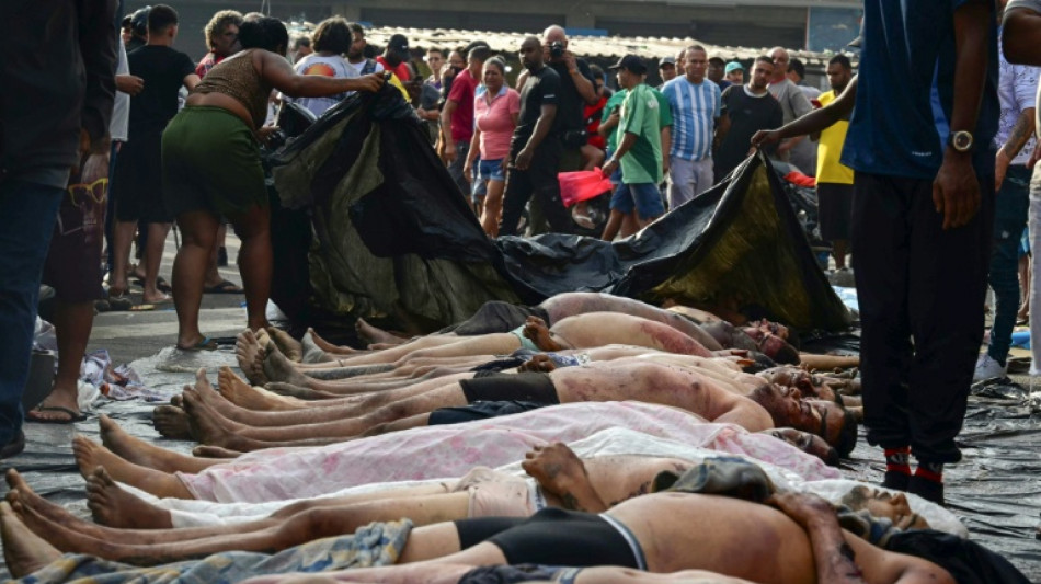 Horrorizados, moradores recuperam dezenas de corpos após operação mais letal do Rio