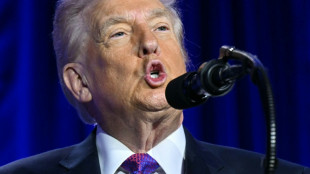 Trump apaga v&iacute;deo racista que retratava os Obama como macacos