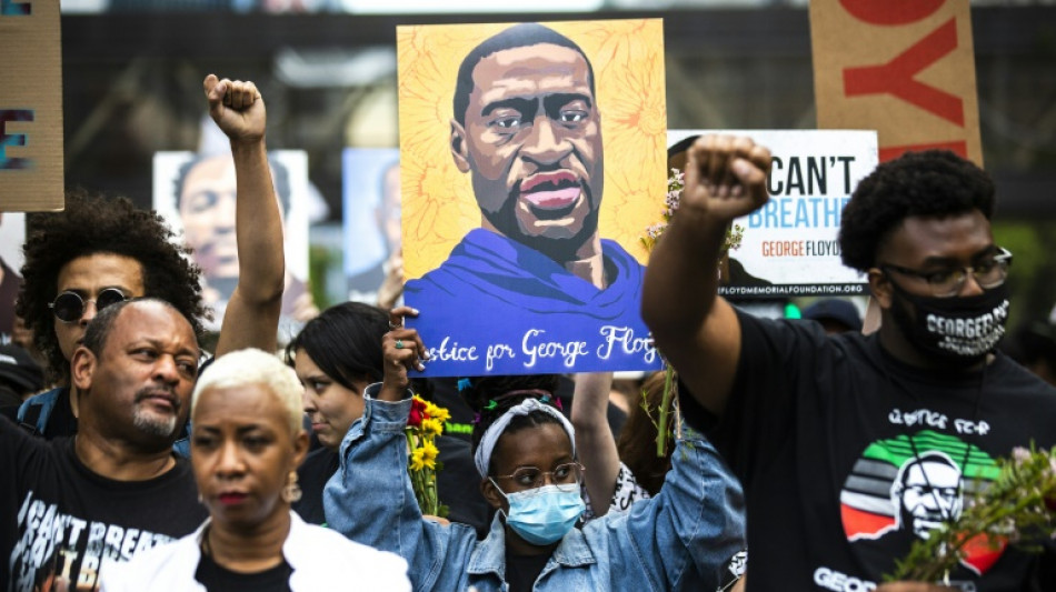 Haftstrafe f&uuml;r Ex-Polizisten wegen Nichteingreifens bei Tod von George Floyd