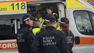 Cade dal muro del Pantheon, muore turista a Roma