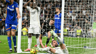 Carvajal, do Real Madrid, sofre fissura no p&eacute; direito