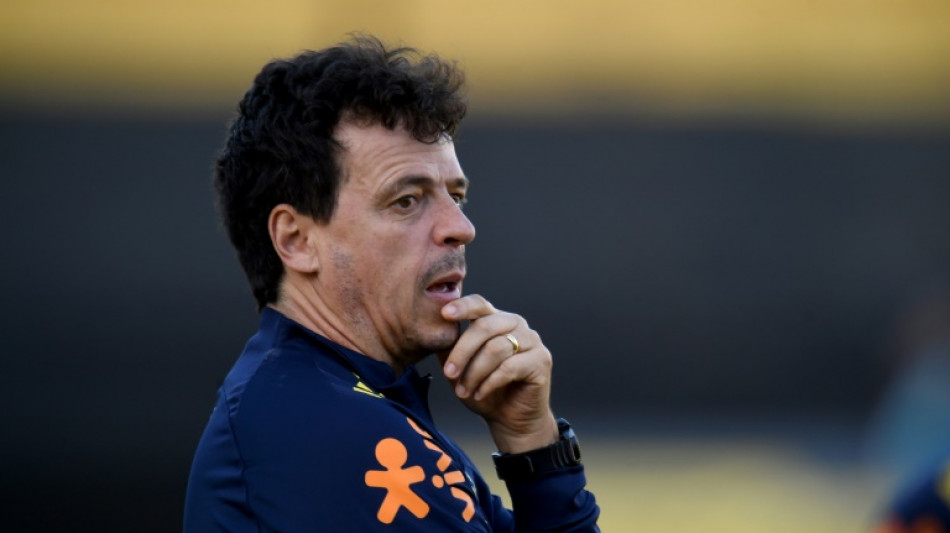 Brasil e Uruguai fazem duelo de gigantes nas Eliminat&oacute;rias