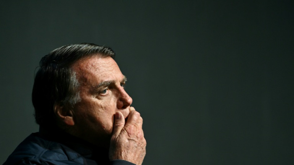 Bolsonaro deixa hospital para voltar &agrave; pris&atilde;o ap&oacute;s mais de uma semana internado