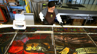 Artesanos restauran los vitrales de Notre-Dame de Par&iacute;s afectados por el incendio