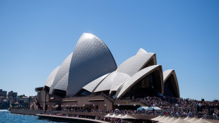 Uomo armato apre il fuoco in strada a Sydney, 20 feriti