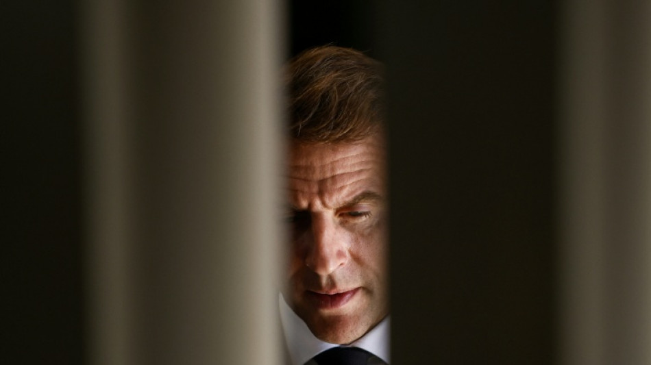 Macron ameaça antecipar eleições na França se primeiro-ministro cair no Parlamento